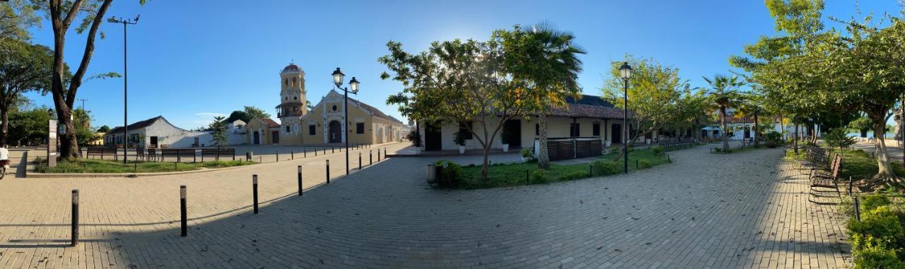 Casa Portales De Santa Barbara Hotel Mompos Exterior photo